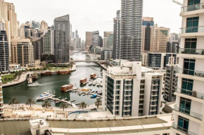 Spacious Apartment in Marina Dubai